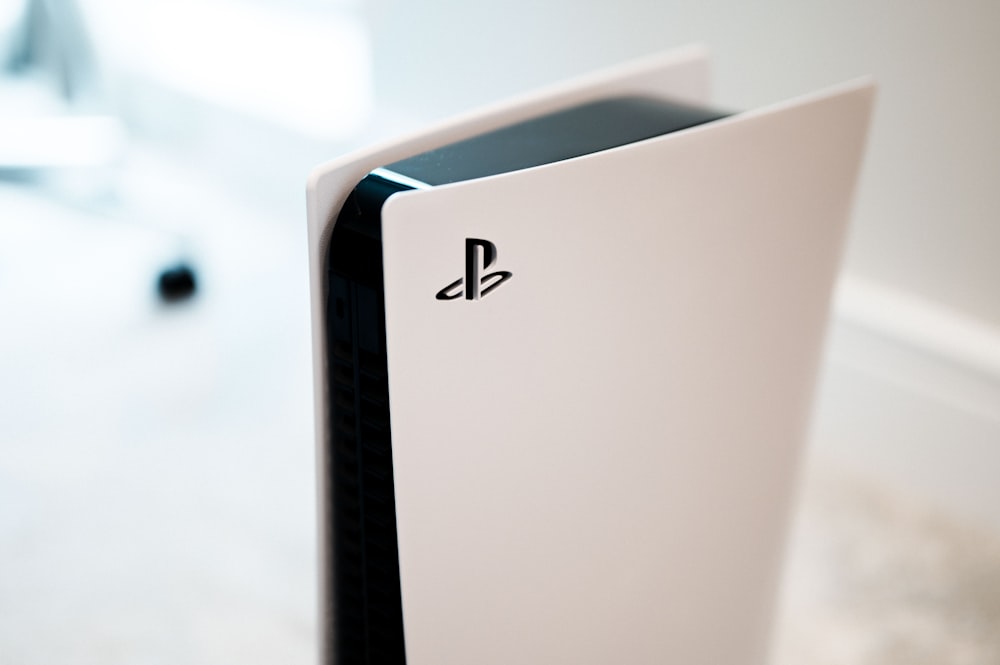PlayStation 5 Slim + 2 controles