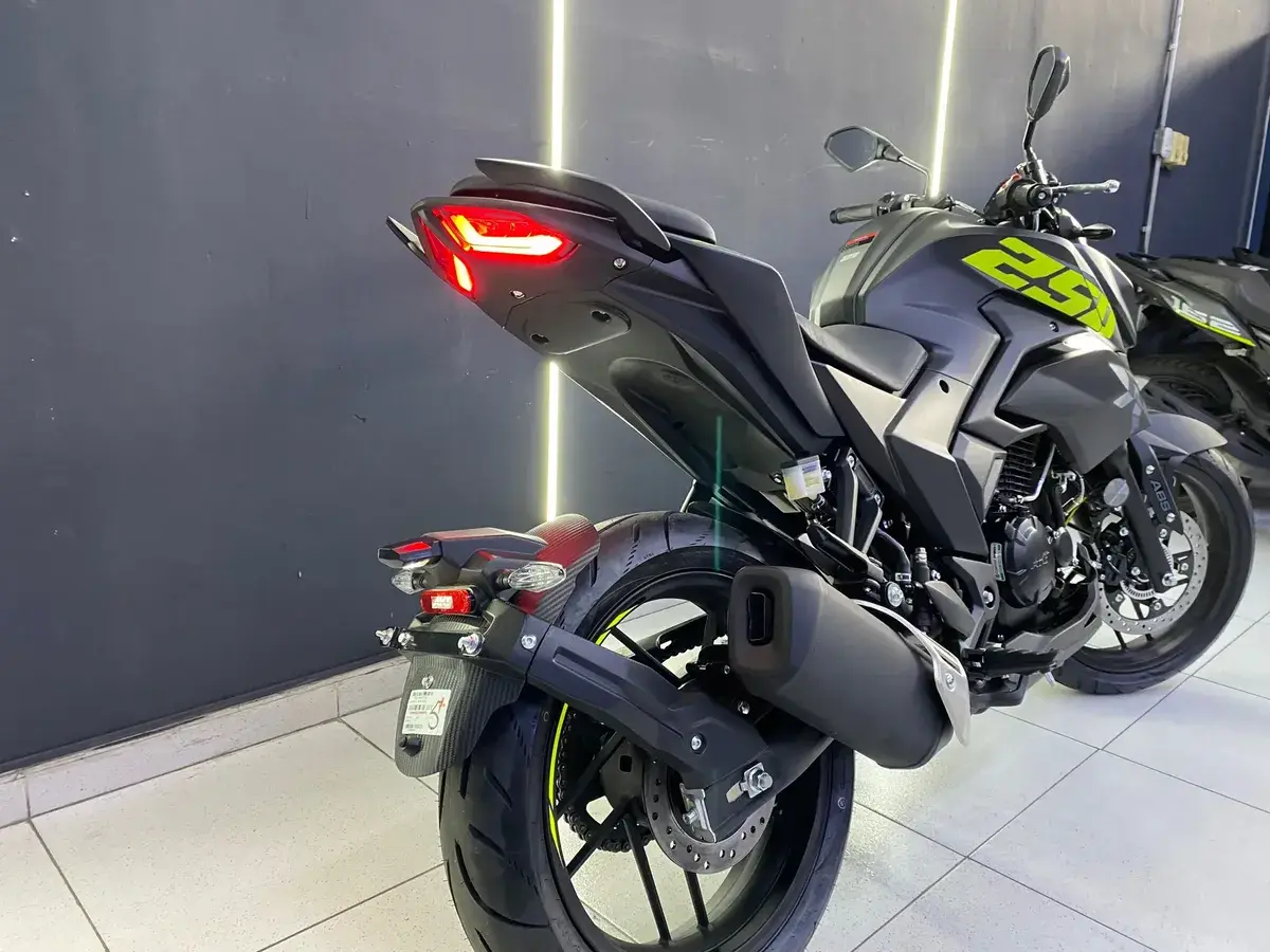 MOTO AKT 250 R · foto 3