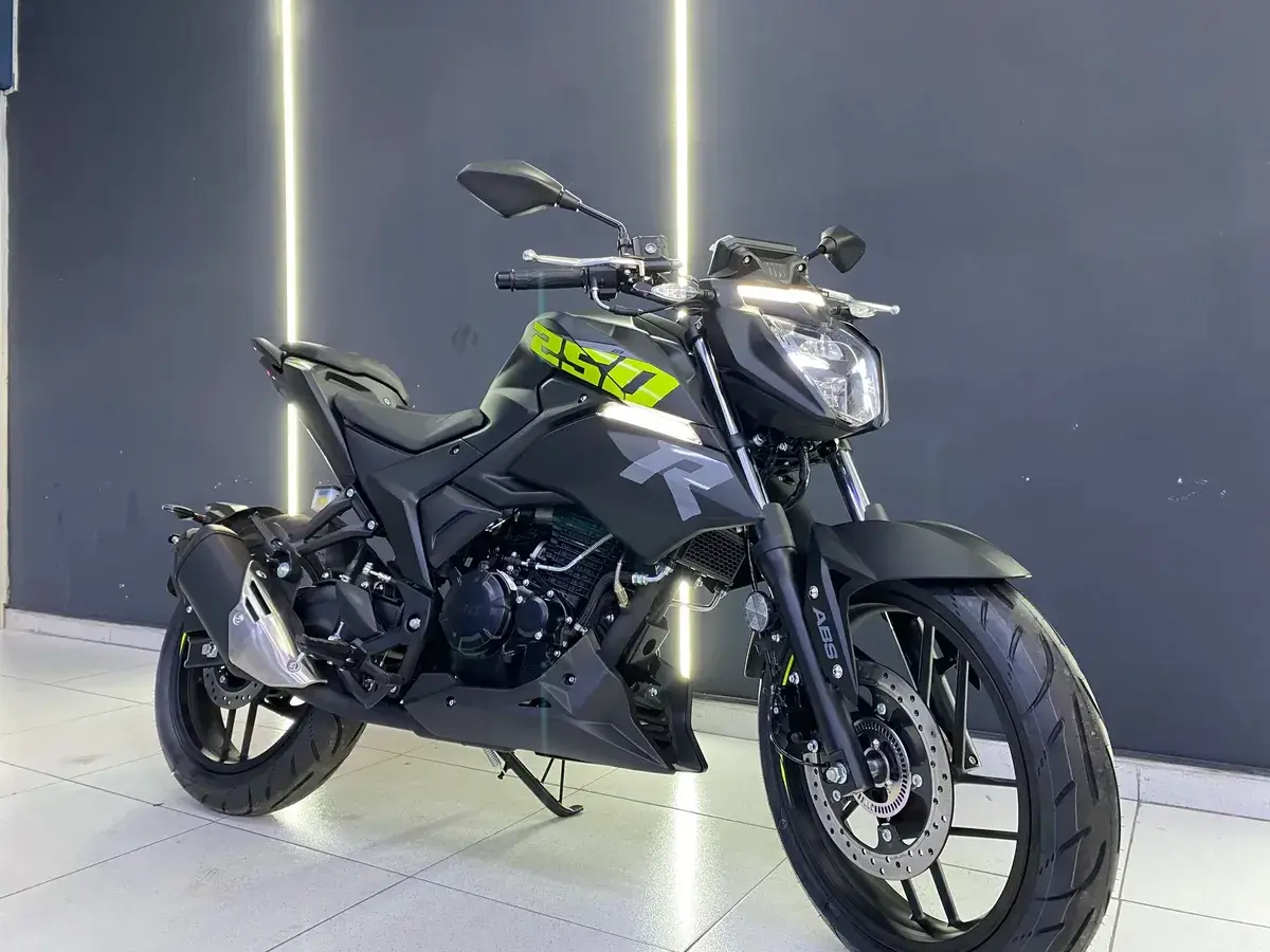MOTO AKT 250 R